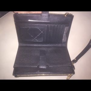 Michael Kors Wallet / Wristlet